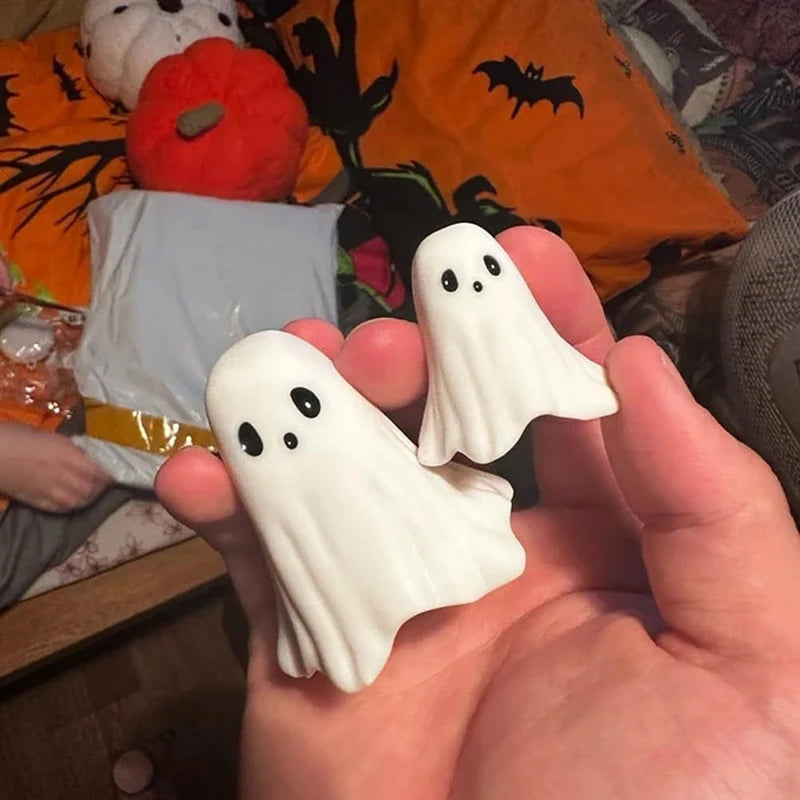 Cute Ghost Statue, Ghosts Small Scary Ghost Figurines, Halloween Home Decorations